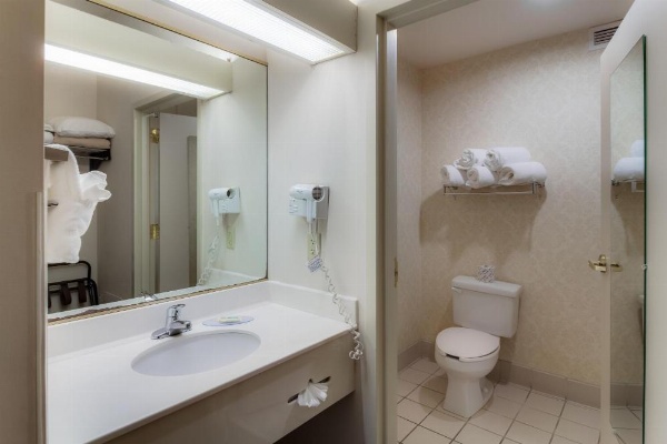 Ashmore Inn and Suites Amarillo image 19